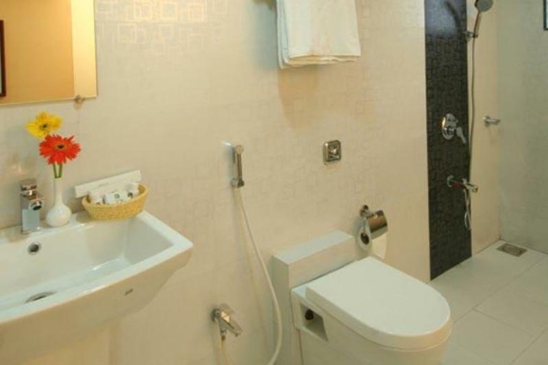 Hotel Gold Coast Mumbai Bagian luar foto