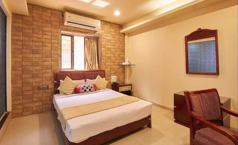 Hotel Gold Coast Mumbai Bagian luar foto