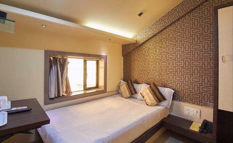 Hotel Gold Coast Mumbai Bagian luar foto